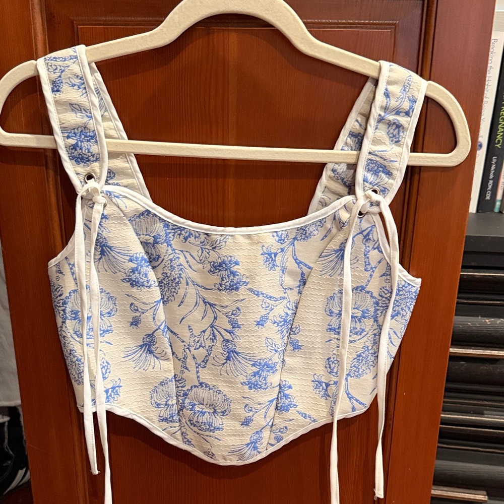 SHEIN Blue and White Floral Crop Top